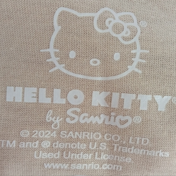 Hello Kitty by Samrio Tan Short Sleeve Graphic Print Tee Women's Size XXL NWT - Picture 7 of 9